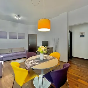 Vibrant Victoriei Apartament